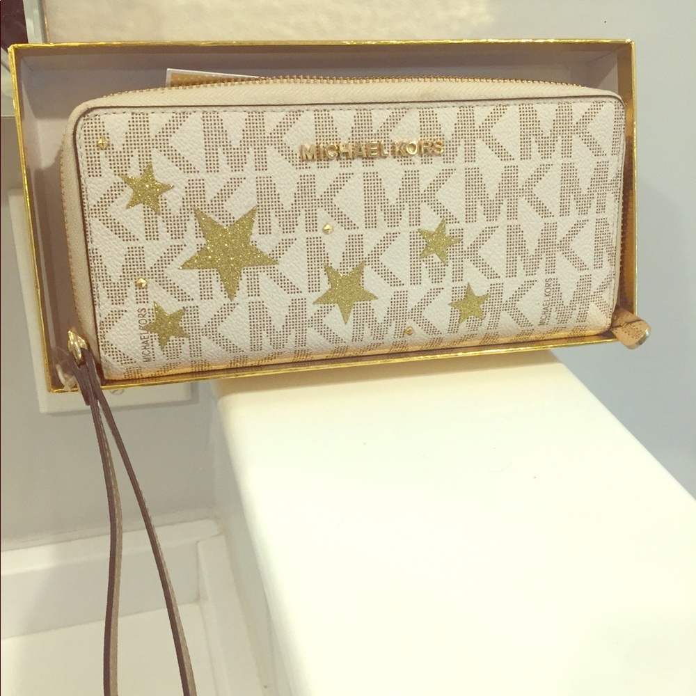 Wristlet wallet